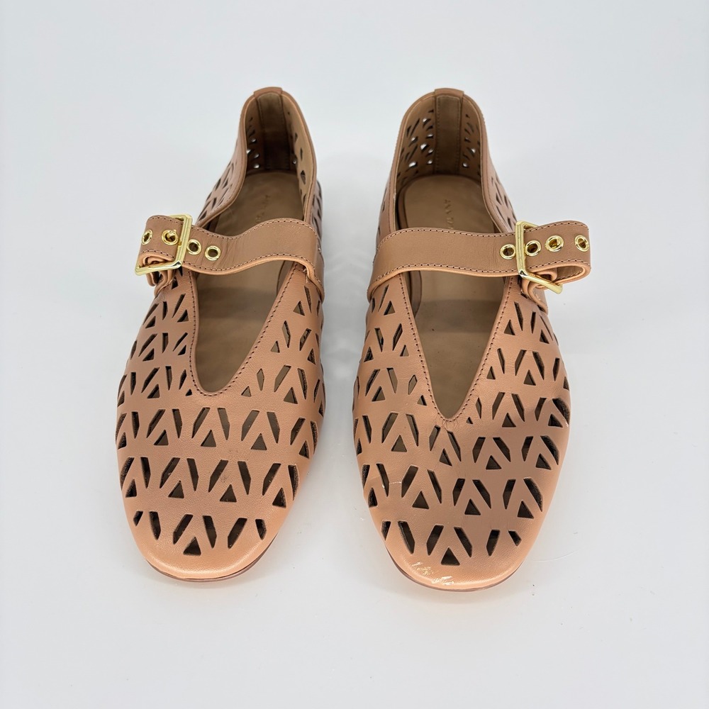 Ann Taylor Tan Leather Laser Cut Mary Jane Flats Gold Buckle Shoes Womens 6.5M - Picture 2 of 8